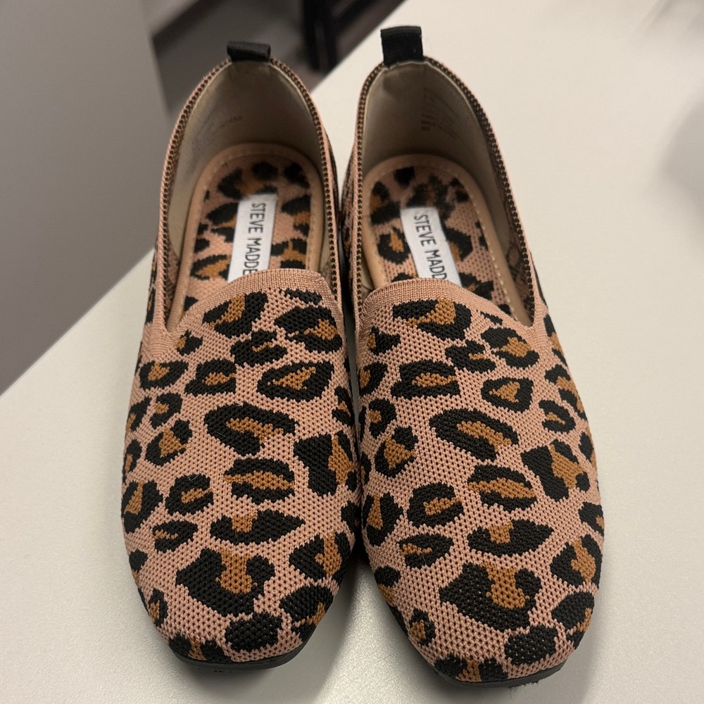 Steve Madden Tan and Black Leopard Flats